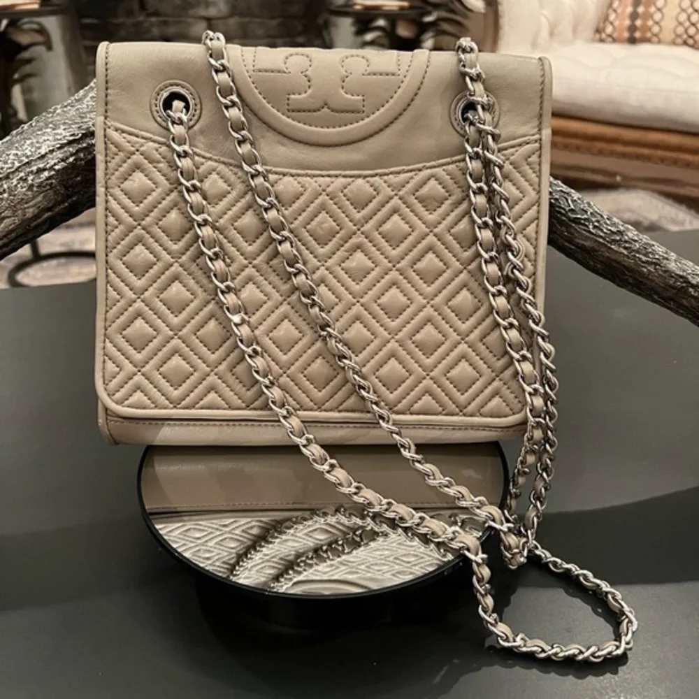 Tory Burch Fleming Quilted Cream Shoulder Bag with Adjustable Chain Strap